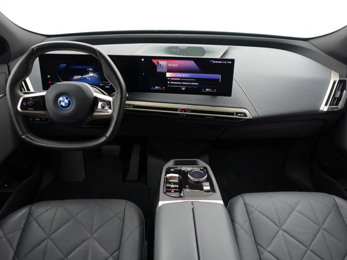 xDrive40 M Sport Plus 77 kWh- Stoelmassage, Harman Kardon, 360 Camera, Head Up, Memory Seats, Sfeerverlichting