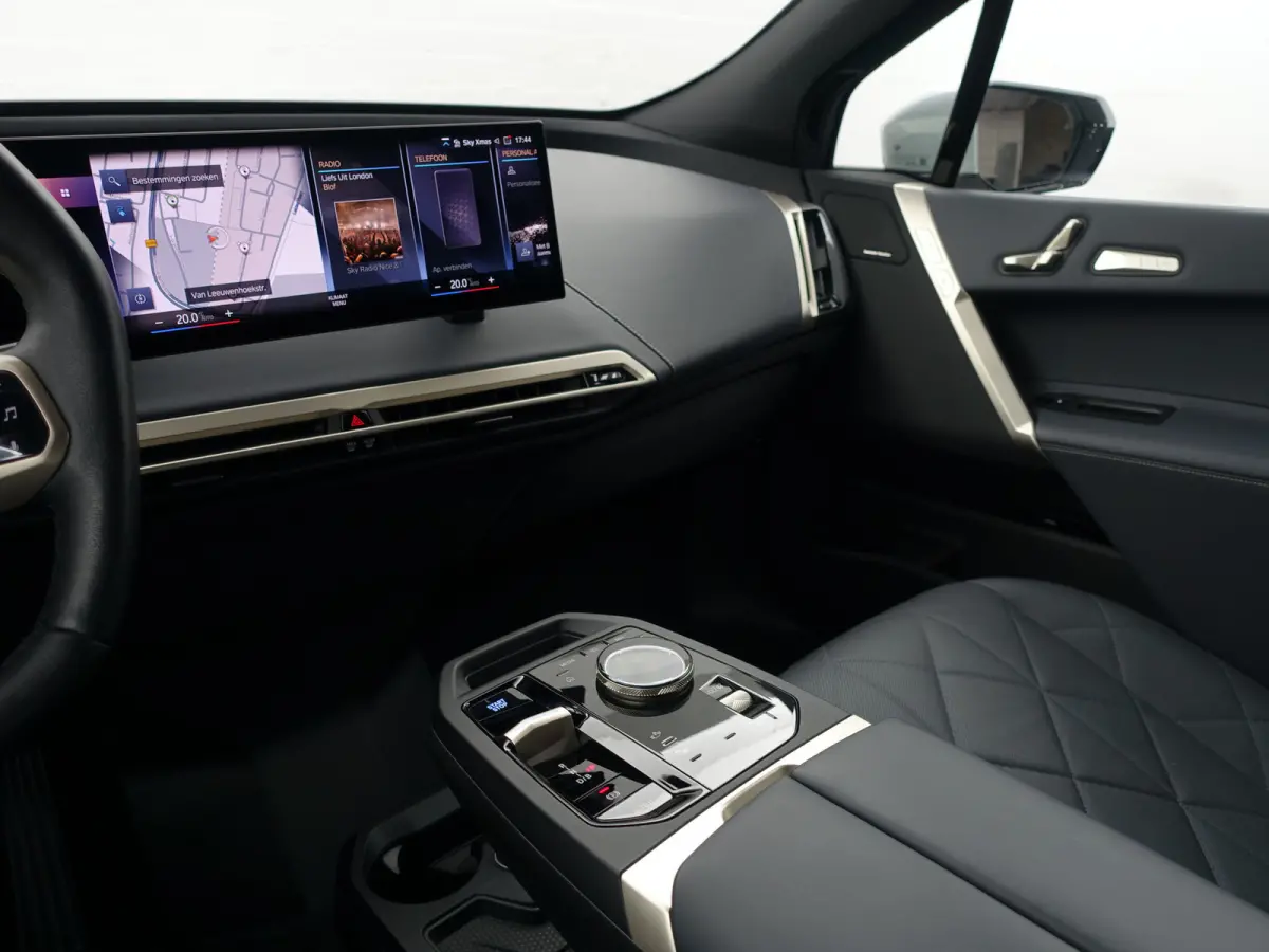xDrive40 M Sport Plus 77 kWh- Stoelmassage, Harman Kardon, 360 Camera, Head Up, Memory Seats, Sfeerverlichting