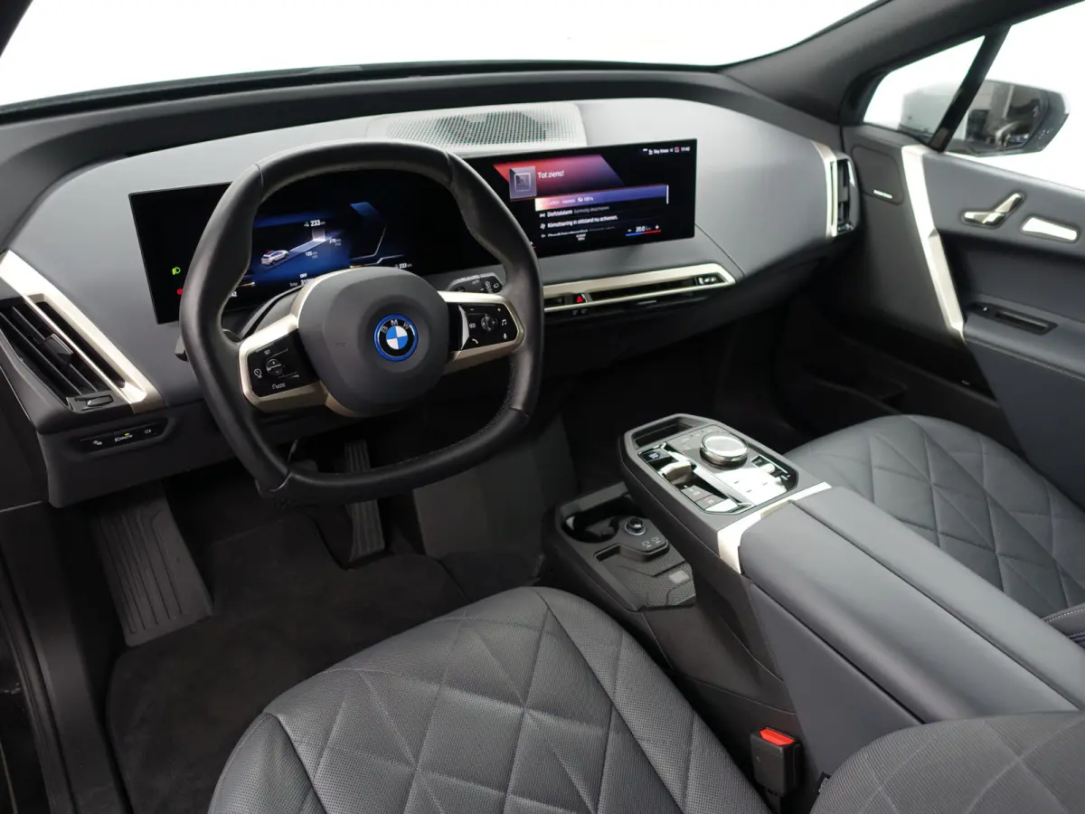 xDrive40 M Sport Plus 77 kWh- Stoelmassage, Harman Kardon, 360 Camera, Head Up, Memory Seats, Sfeerverlichting
