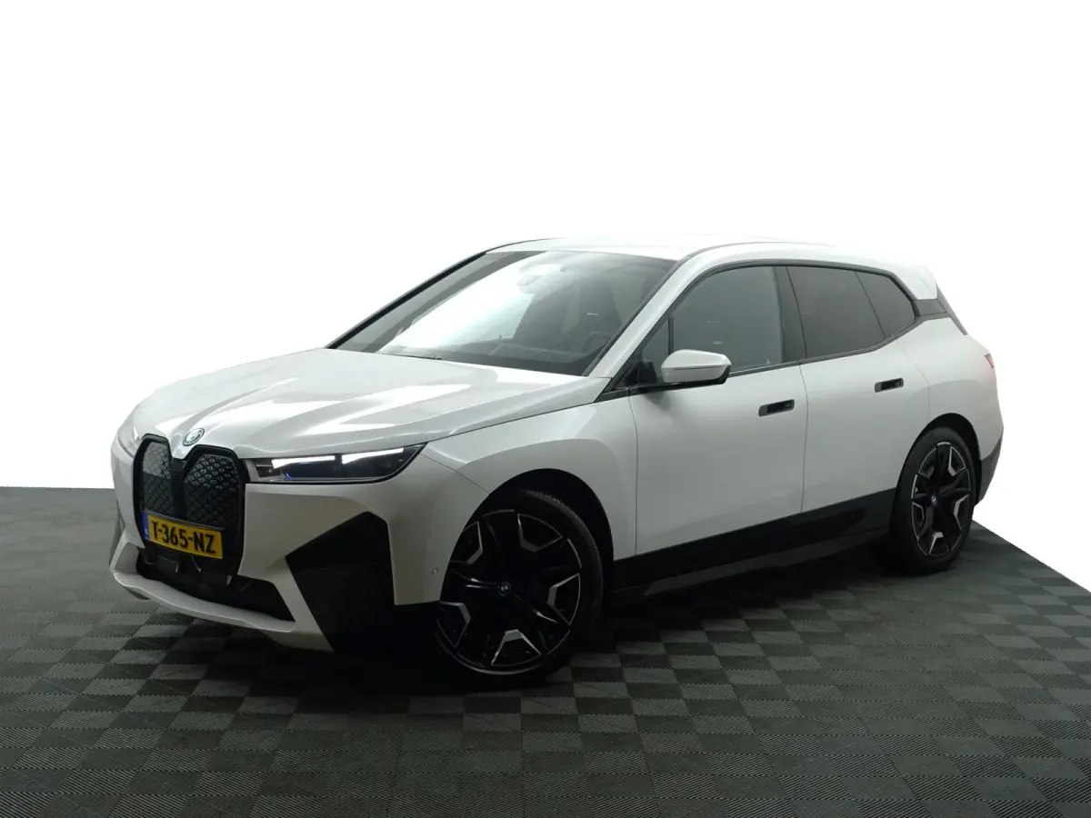 xDrive40 M Sport Plus 77 kWh- Stoelmassage, Harman Kardon, 360 Camera, Head Up, Memory Seats, Sfeerverlichting