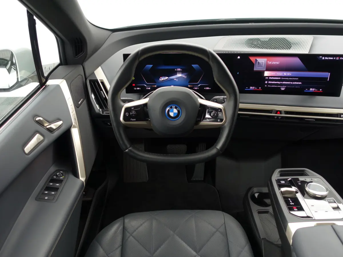 xDrive40 M Sport Plus 77 kWh- Stoelmassage, Harman Kardon, 360 Camera, Head Up, Memory Seats, Sfeerverlichting