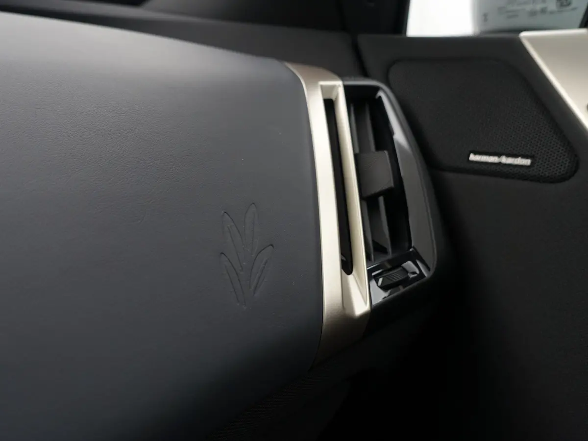 xDrive40 M Sport Plus 77 kWh- Stoelmassage, Harman Kardon, 360 Camera, Head Up, Memory Seats, Sfeerverlichting