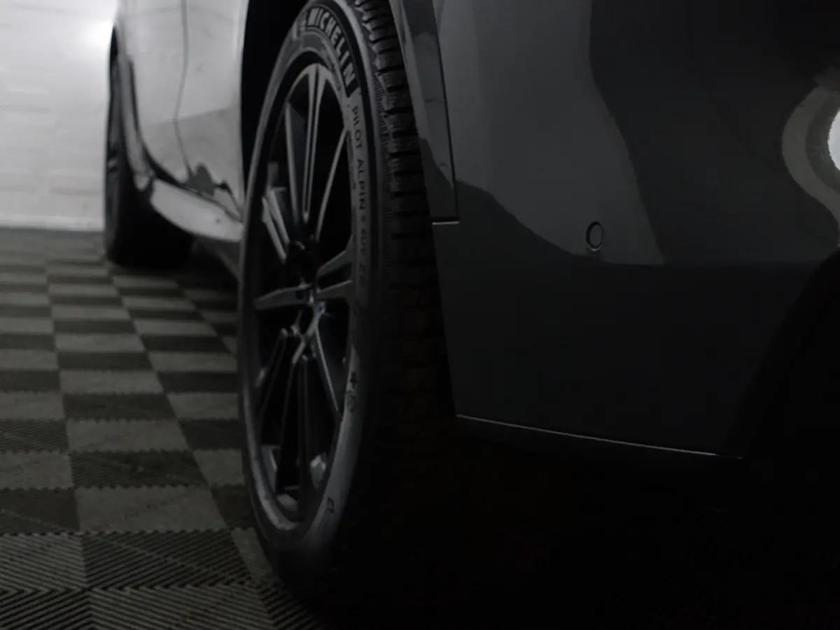 xDrive45e M Sport- Dravitgrau, Laser led, Stoelmassage, Head Up, Stoelventilatie, Stuur/Stoelverwarming, 360 Camera