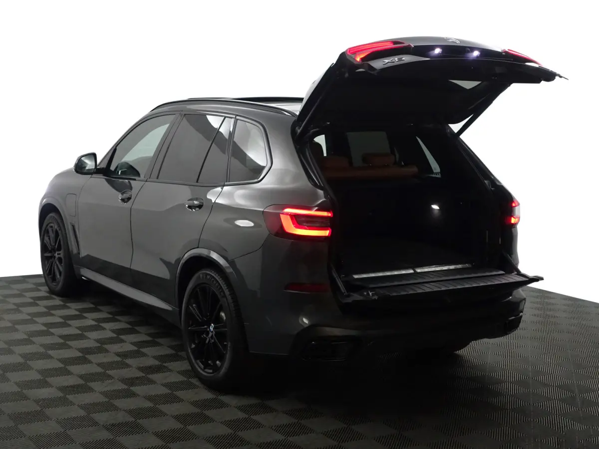 xDrive45e M Sport- Dravitgrau, Laser led, Stoelmassage, Head Up, Stoelventilatie, Stuur/Stoelverwarming, 360 Camera
