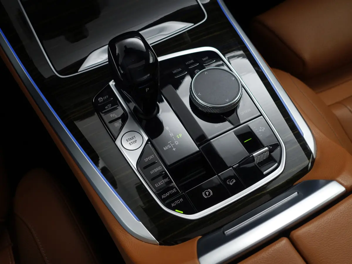 xDrive45e M Sport- Dravitgrau, Laser led, Stoelmassage, Head Up, Stoelventilatie, Stuur/Stoelverwarming, 360 Camera
