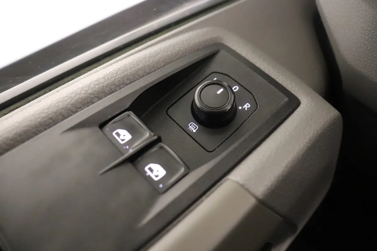 2.0 TDI 140PK L3H3 EURO 6 - Airco - Navi - Cruise - € 17.950,- Excl.