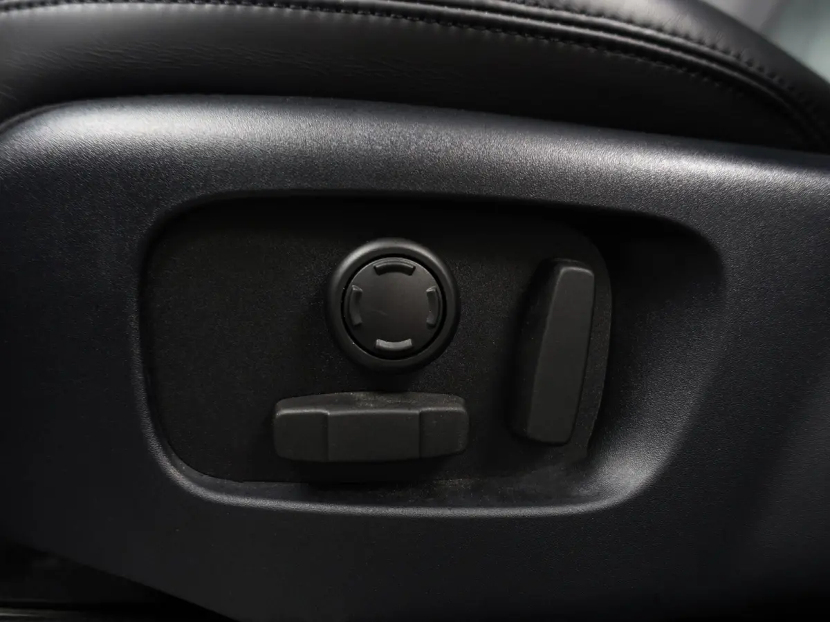 2.0 P400e Autobiography Dynamic Aut- Two Tone, Panodak, Head Up, Memory, Meridian Audio, Stuur/Stoelverwarming