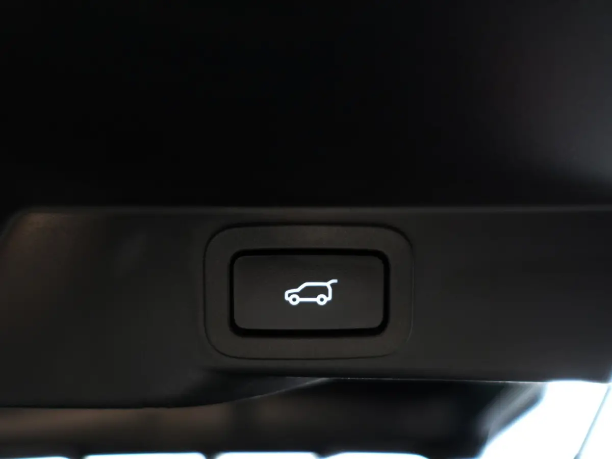 2.0 P400e Autobiography Dynamic Aut- Two Tone, Panodak, Head Up, Memory, Meridian Audio, Stuur/Stoelverwarming
