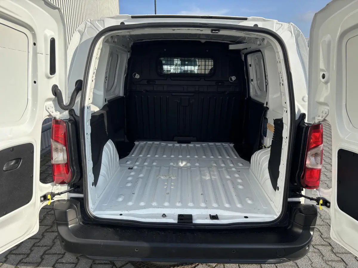 1.5 BlueHDI Premium*A/C*CRUISE*SCHUIF*NW-MODEL*