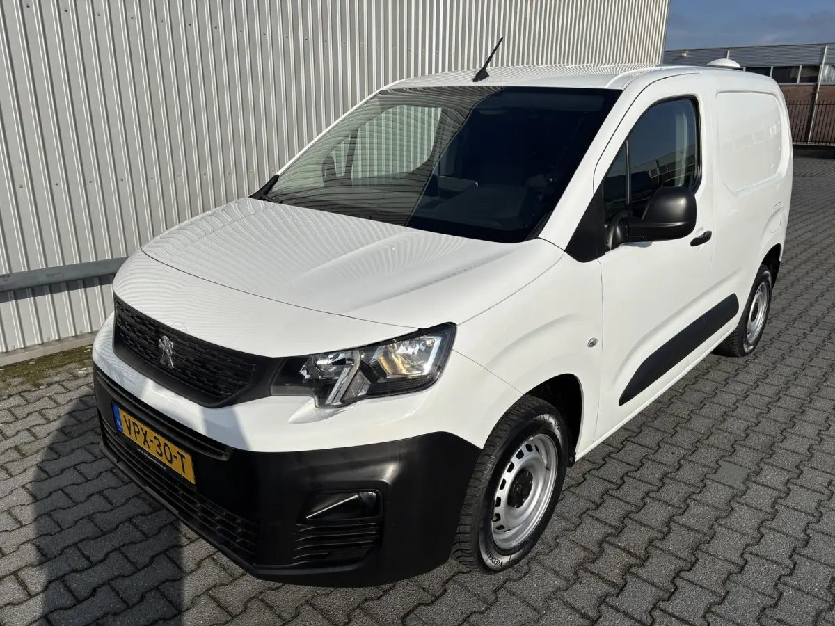 1.5 BlueHDI Premium*A/C*CRUISE*SCHUIF*NW-MODEL*