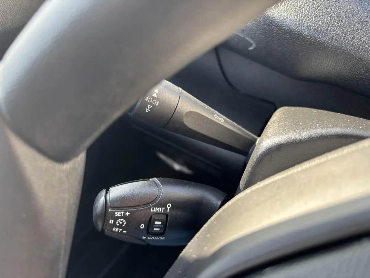 1.5 BlueHDI Premium*A/C*CRUISE*SCHUIF*NW-MODEL*
