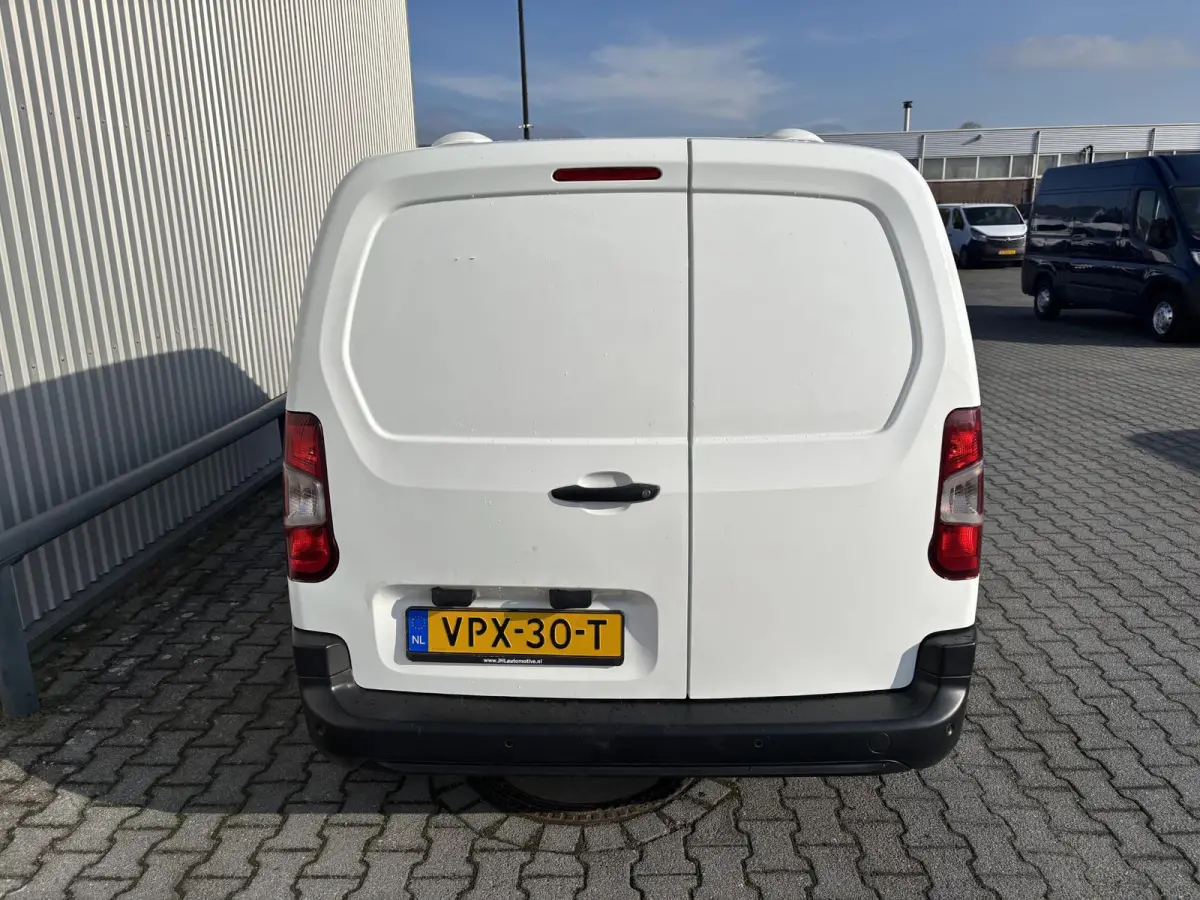 1.5 BlueHDI Premium*A/C*CRUISE*SCHUIF*NW-MODEL*