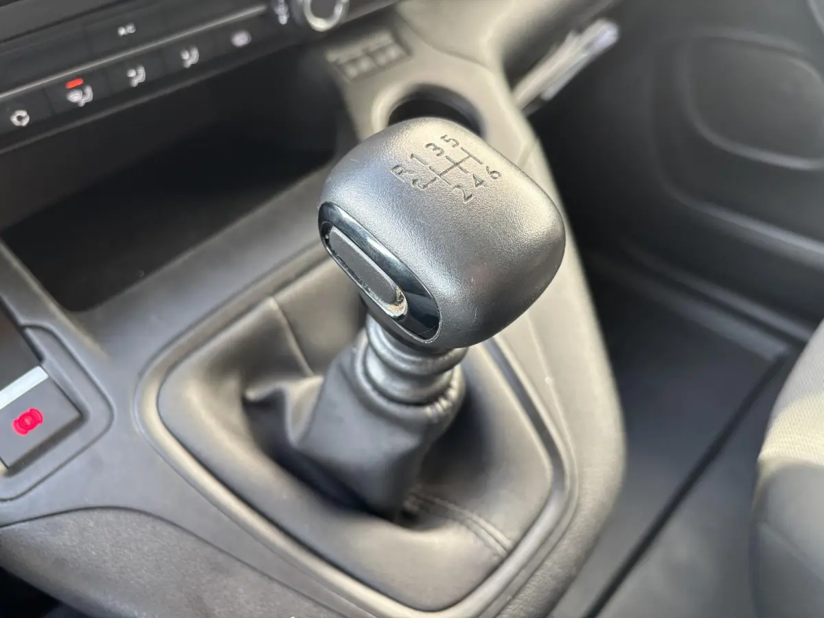 1.5 BlueHDI Premium*A/C*CRUISE*SCHUIF*NW-MODEL*