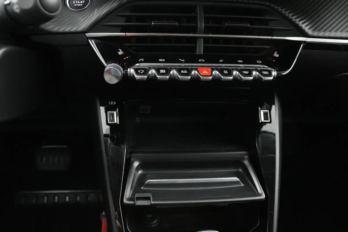 1.2 Allure*AUTOM*CARPLAY*ECC*CRUISE*NAVI*HAAK*CAM*