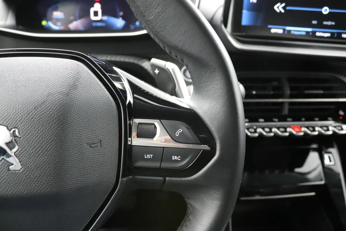 1.2 Allure*AUTOM*CARPLAY*ECC*CRUISE*NAVI*HAAK*CAM*