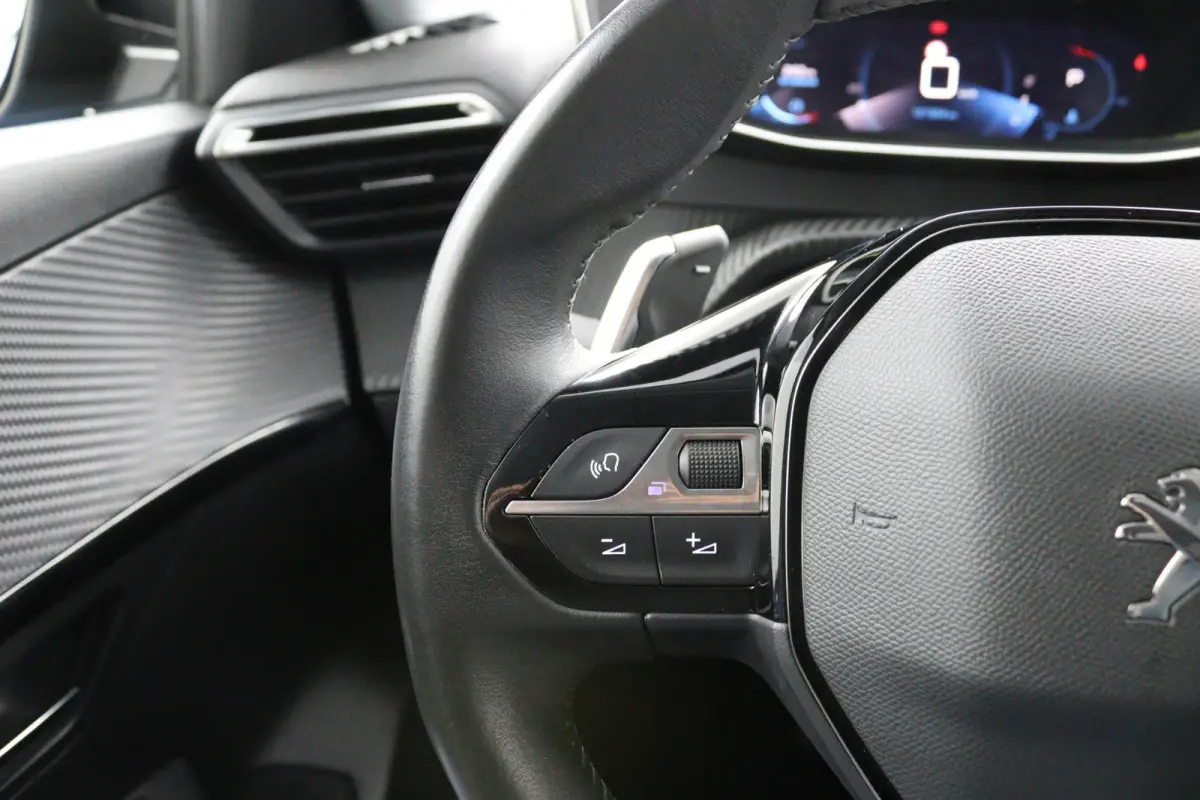 1.2 Allure*AUTOM*CARPLAY*ECC*CRUISE*NAVI*HAAK*CAM*