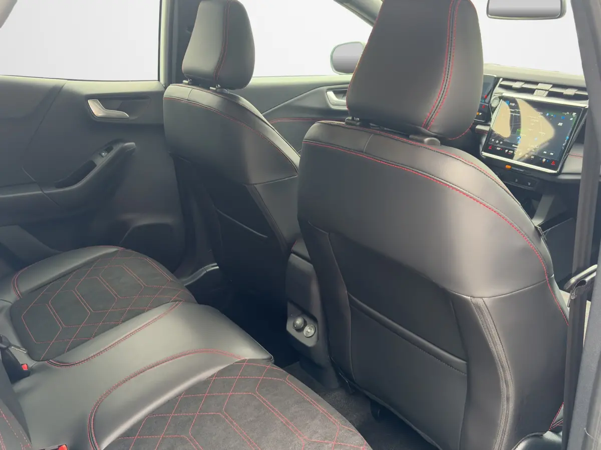 1.0 EcoBoost ST-Line X Automaat 125pk | Winter Pack | 19"LMV |
