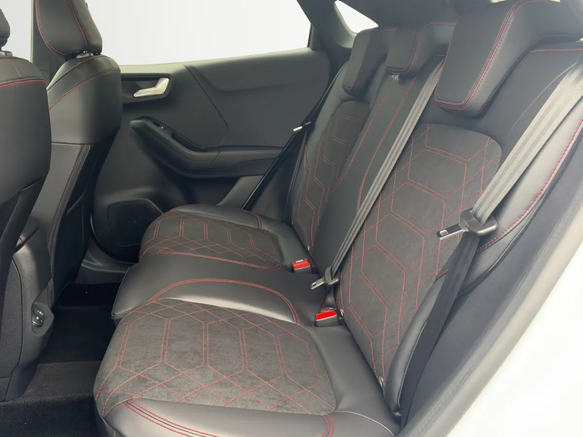 1.0 EcoBoost ST-Line X Automaat 125pk | Winter Pack | 19"LMV |