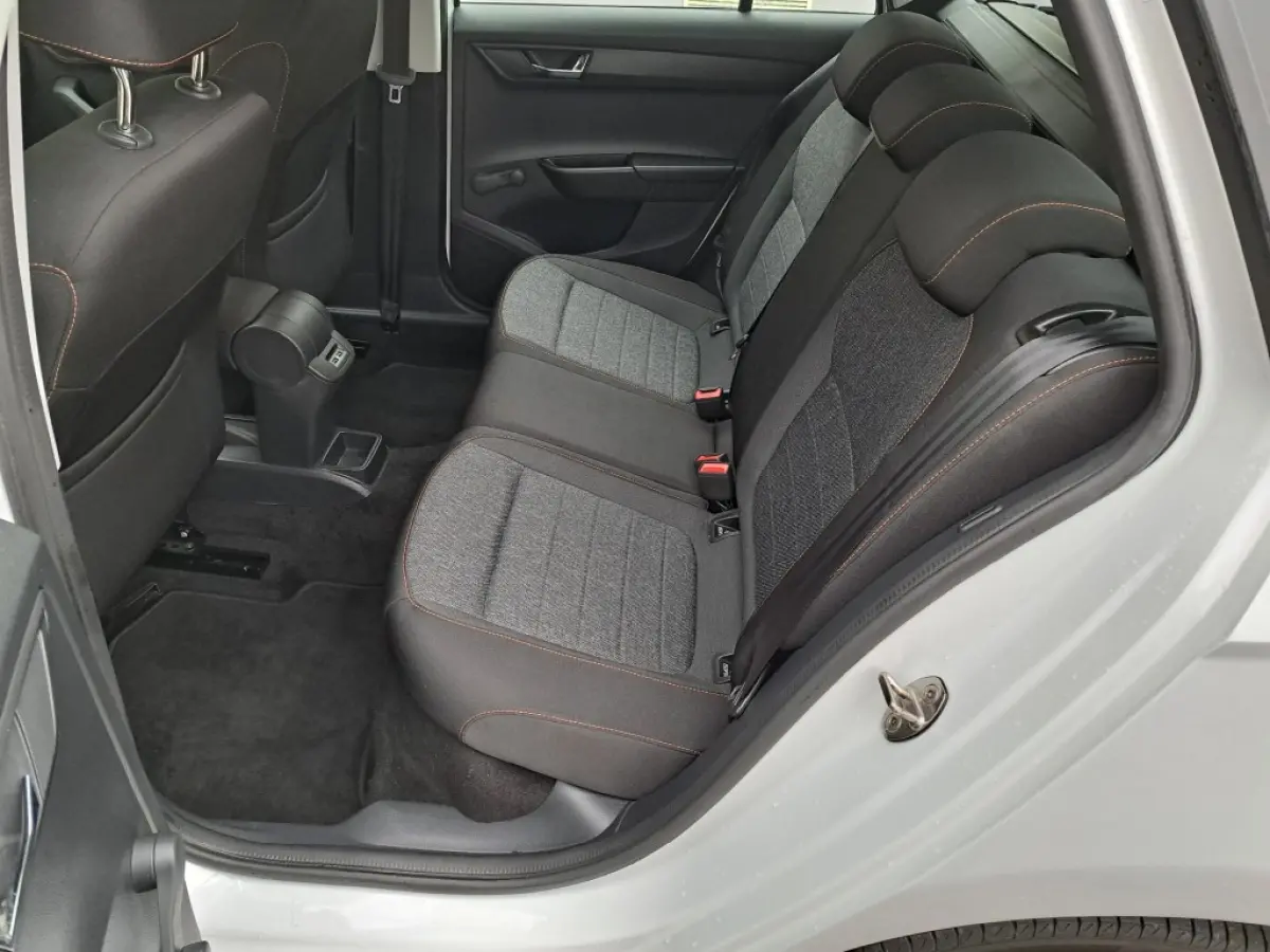1.0 TSI 95 Pk Business Edition Trekhaak, Nav. Pdc, Airco