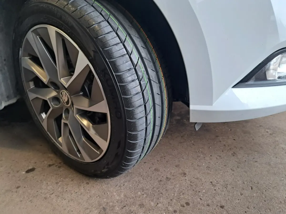 1.0 TSI 95 Pk Business Edition Trekhaak, Nav. Pdc, Airco