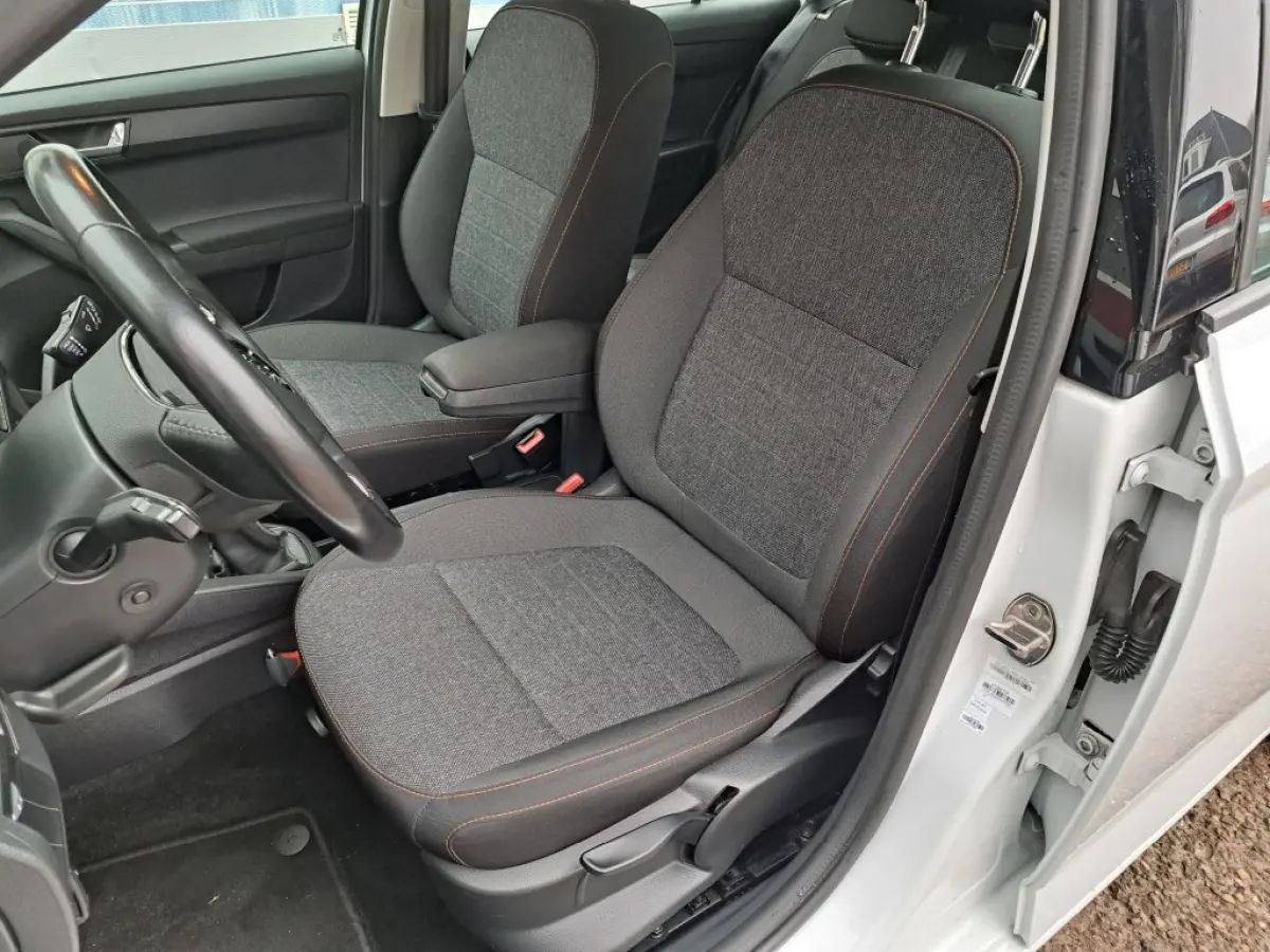 1.0 TSI 95 Pk Business Edition Trekhaak, Nav. Pdc, Airco