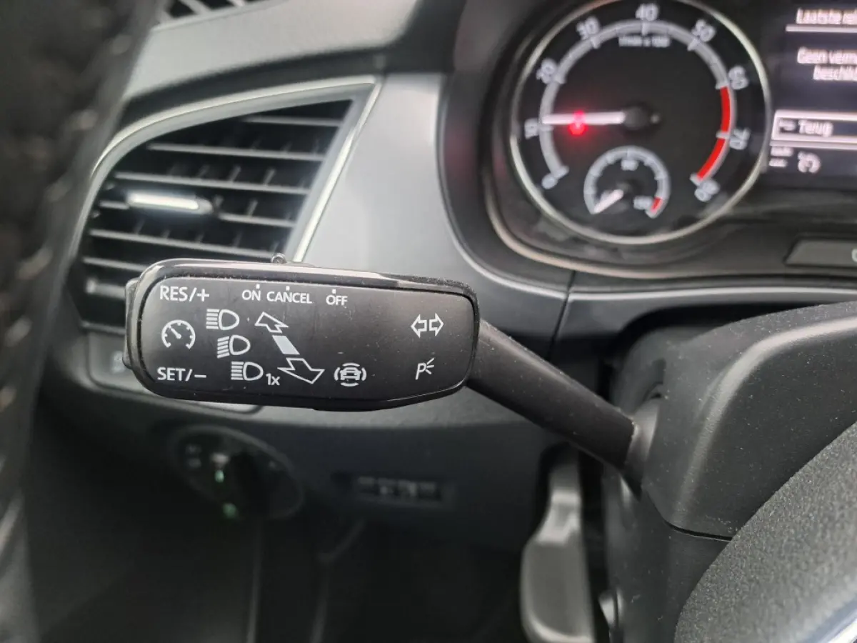1.0 TSI 95 Pk Business Edition Trekhaak, Nav. Pdc, Airco