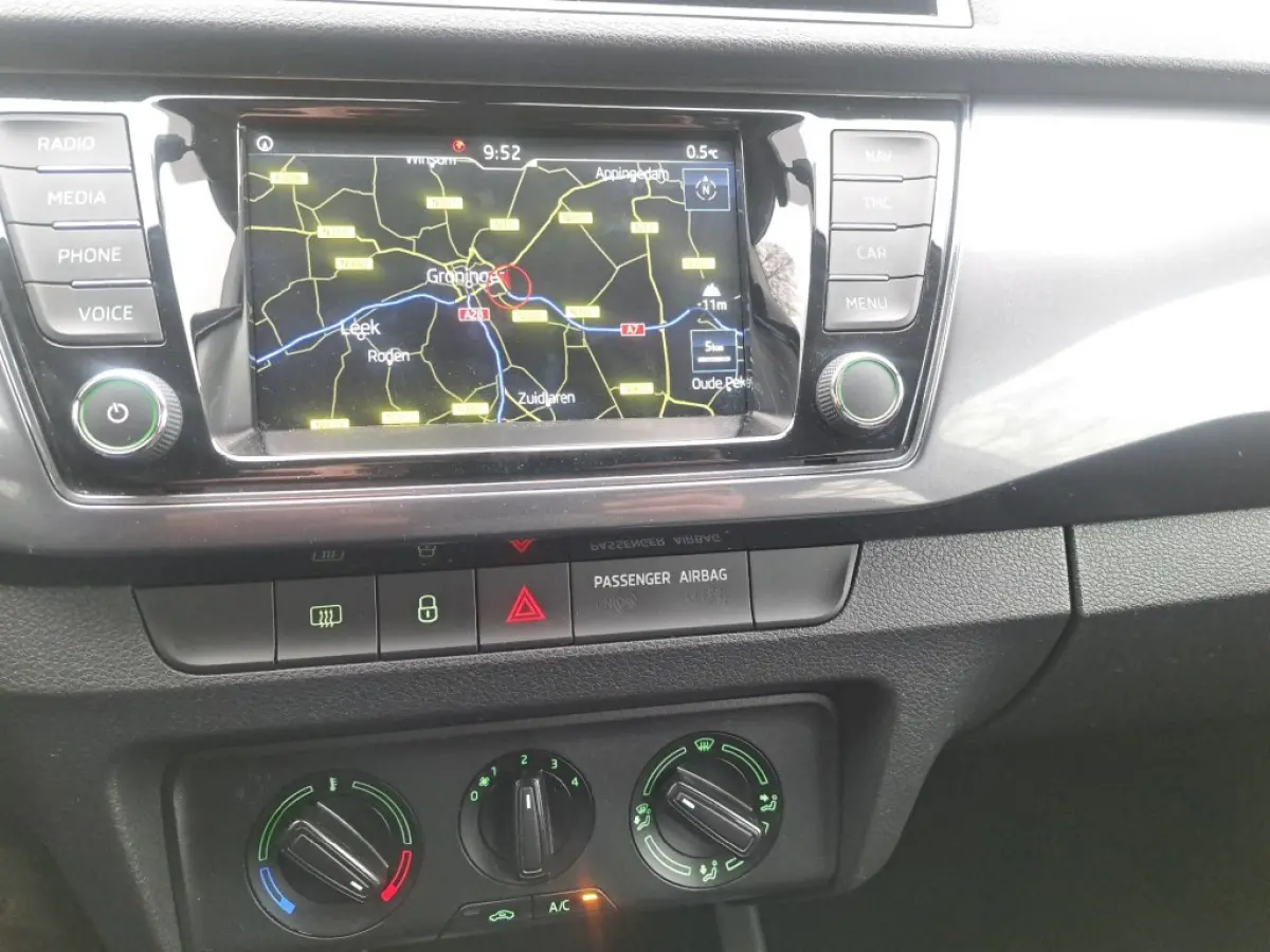 1.0 TSI 95 Pk Business Edition Trekhaak, Nav. Pdc, Airco