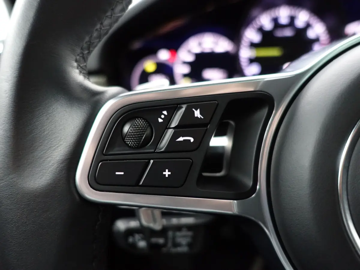 3.0 E-Hybrid Sport Design Aut- Panoramadak, Sport Chrono, Carbon, Bose Audio, 360 Camera, Memory, Keyless, Sfeerverlichting, Ada Cruise