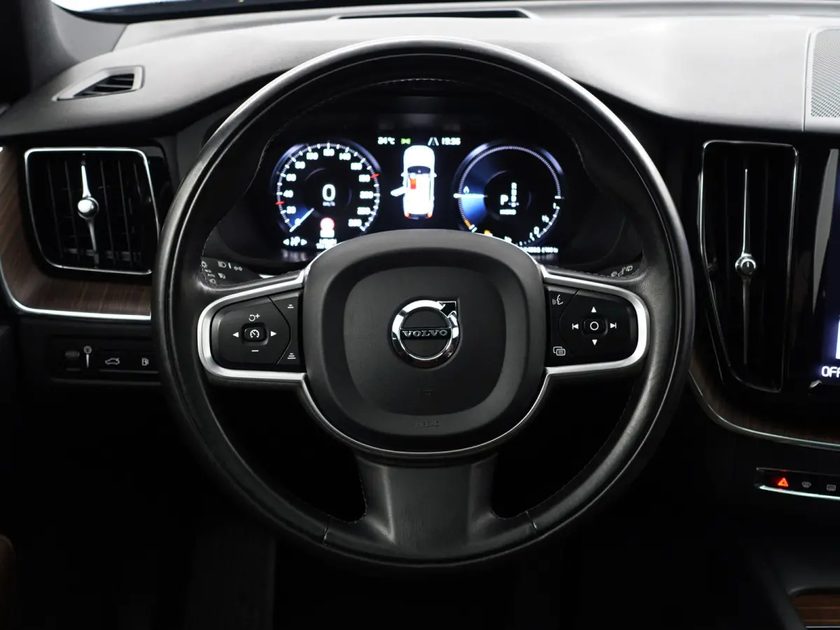 2.0 Recharge T6 AWD Inscription- Harman Kardon, Panoramadak, 360 Camera, Head Up, Elek Trekhaak, Xenon Led