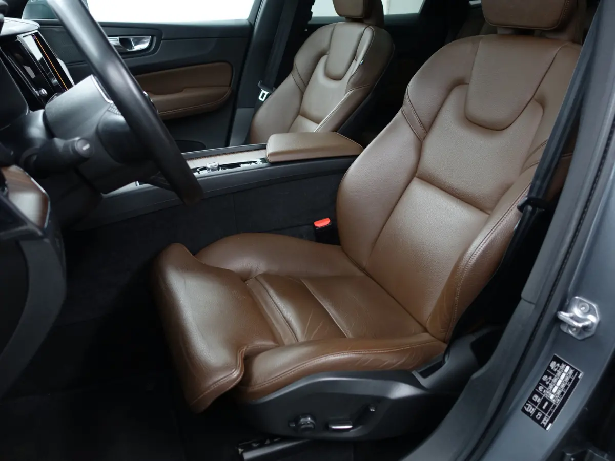 2.0 Recharge T6 AWD Inscription- Harman Kardon, Panoramadak, 360 Camera, Head Up, Elek Trekhaak, Xenon Led