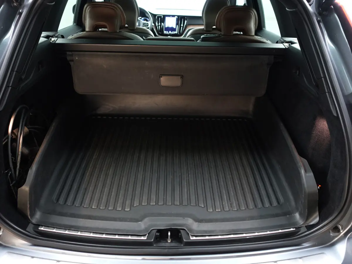 2.0 Recharge T6 AWD Inscription- Harman Kardon, Panoramadak, 360 Camera, Head Up, Elek Trekhaak, Xenon Led