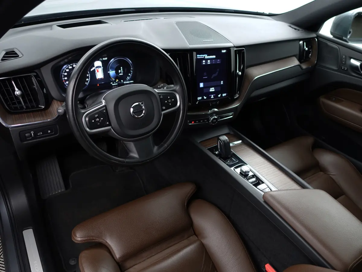 2.0 Recharge T6 AWD Inscription- Harman Kardon, Panoramadak, 360 Camera, Head Up, Elek Trekhaak, Xenon Led