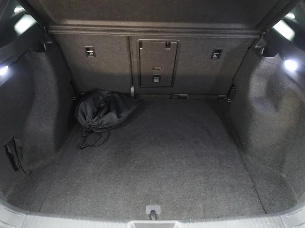 Pro 77 kWh- Stuur/Stoelverwarming, Sfeerverlichting, ACC Cruise, Carplay, Android Auto