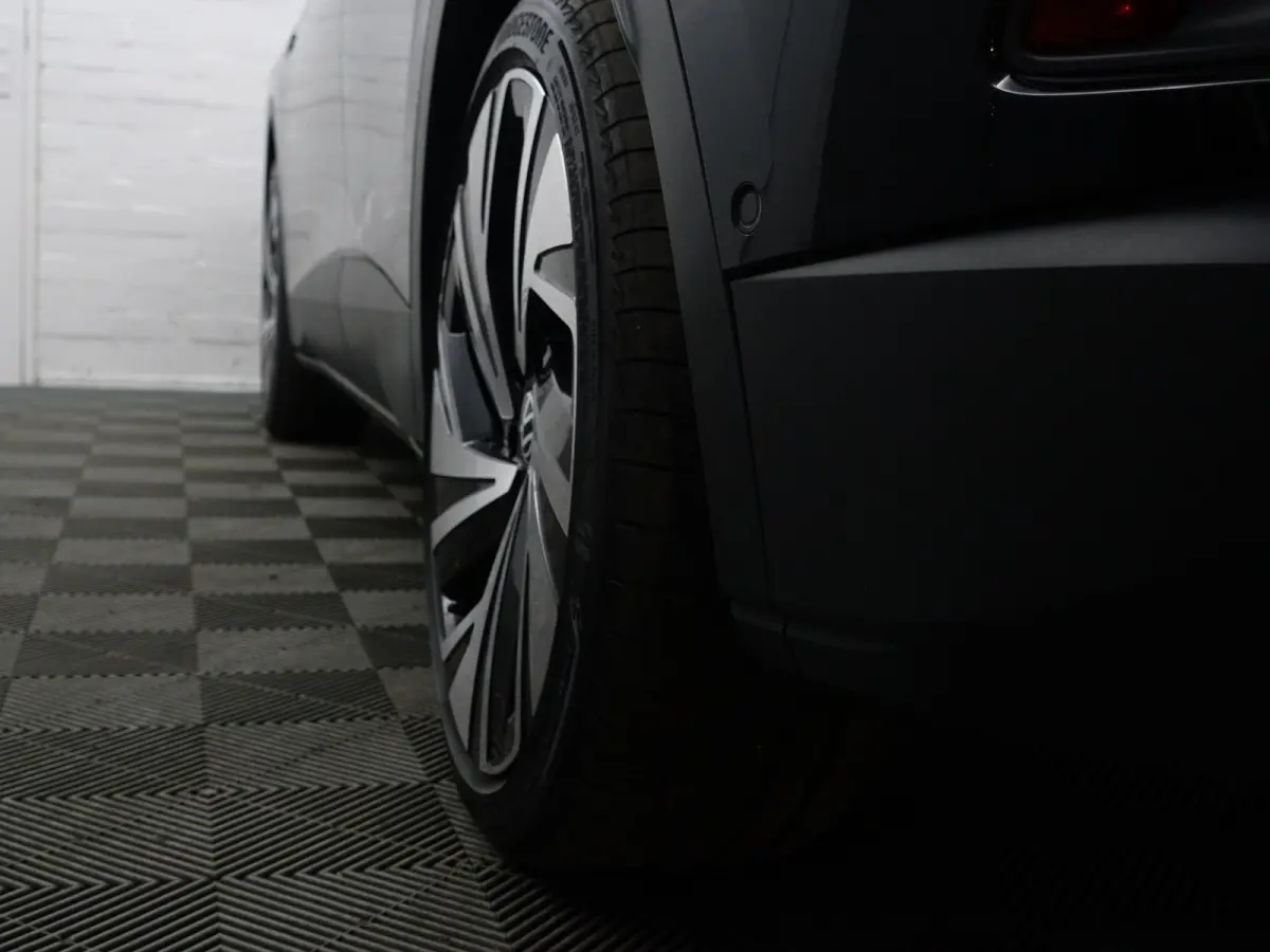 Pro 77 kWh- Stuur/Stoelverwarming, Sfeerverlichting, ACC Cruise, Carplay, Android Auto