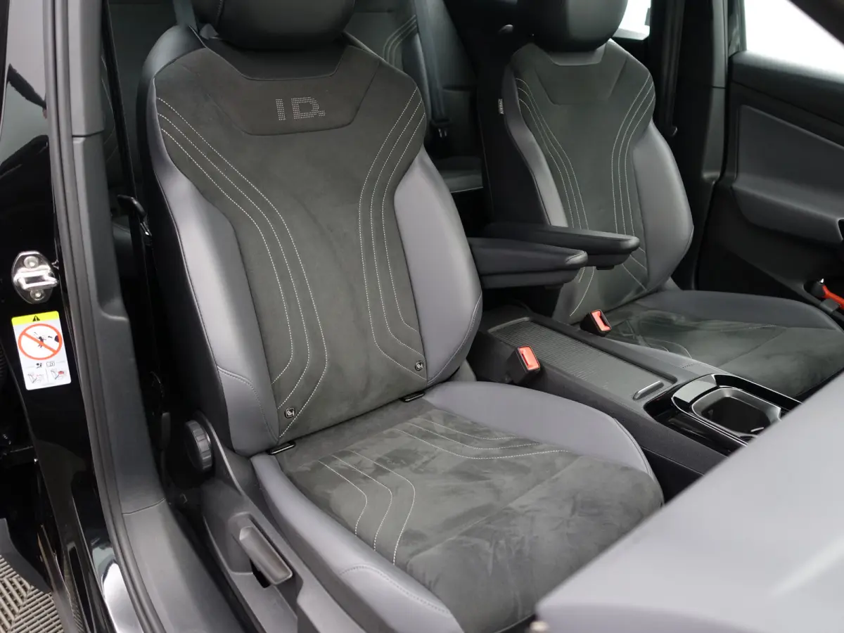 Pro 77 kWh- Stuur/Stoelverwarming, Sfeerverlichting, ACC Cruise, Carplay, Android Auto