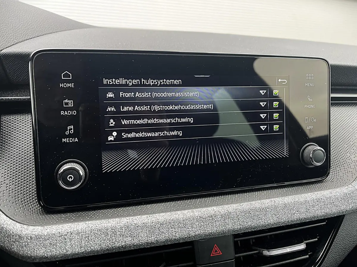 1.0 TSI 115pk DSG Business Edition | PDC Voor & Achter | Smartlink | Stoelverwarming