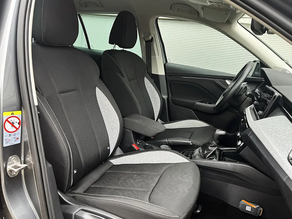 1.0 TSI 115pk DSG Business Edition | PDC Voor & Achter | Smartlink | Stoelverwarming