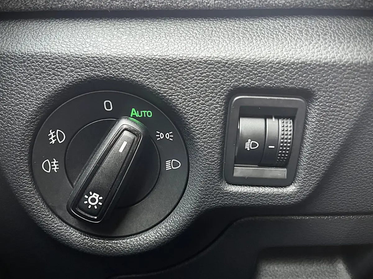 1.0 TSI 115pk DSG Business Edition | PDC Voor & Achter | Smartlink | Stoelverwarming