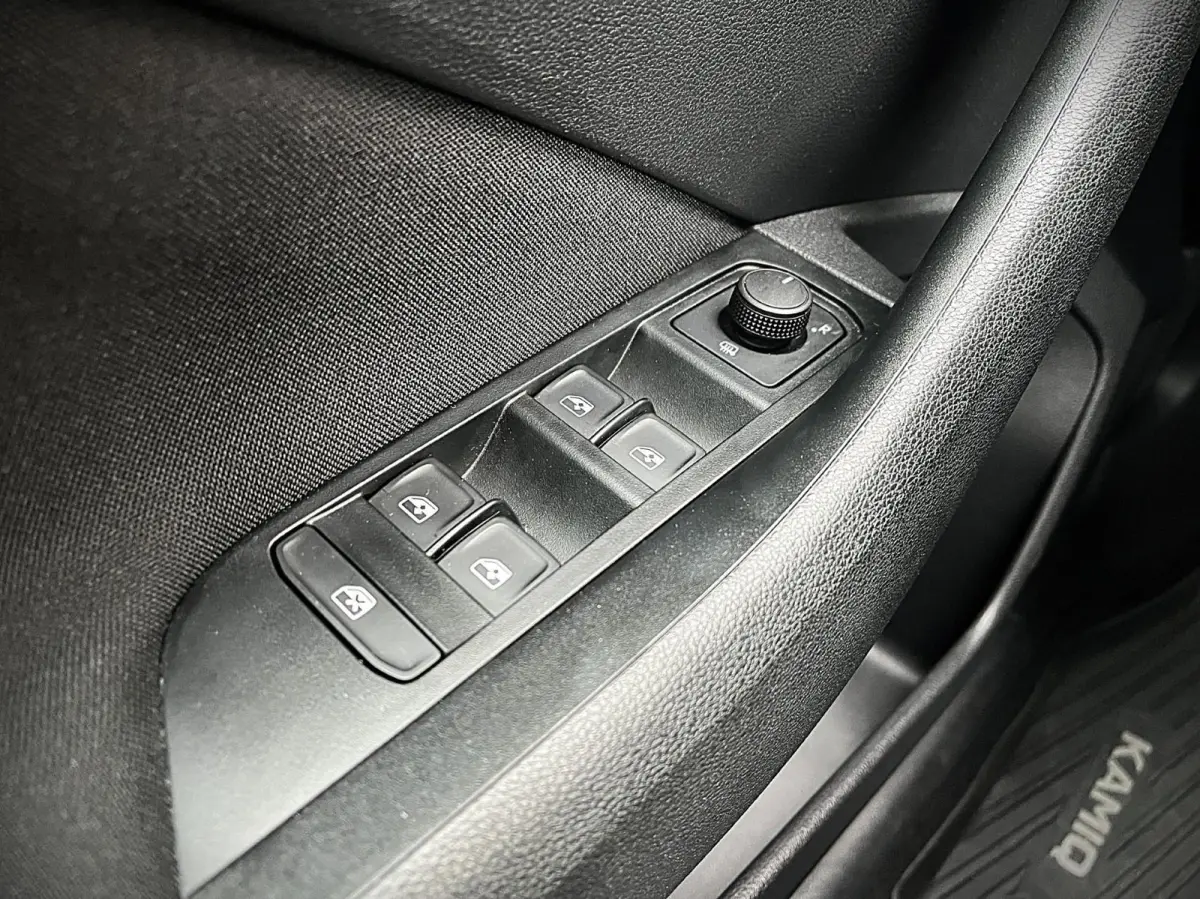 1.0 TSI 115pk DSG Business Edition | PDC Voor & Achter | Smartlink | Stoelverwarming