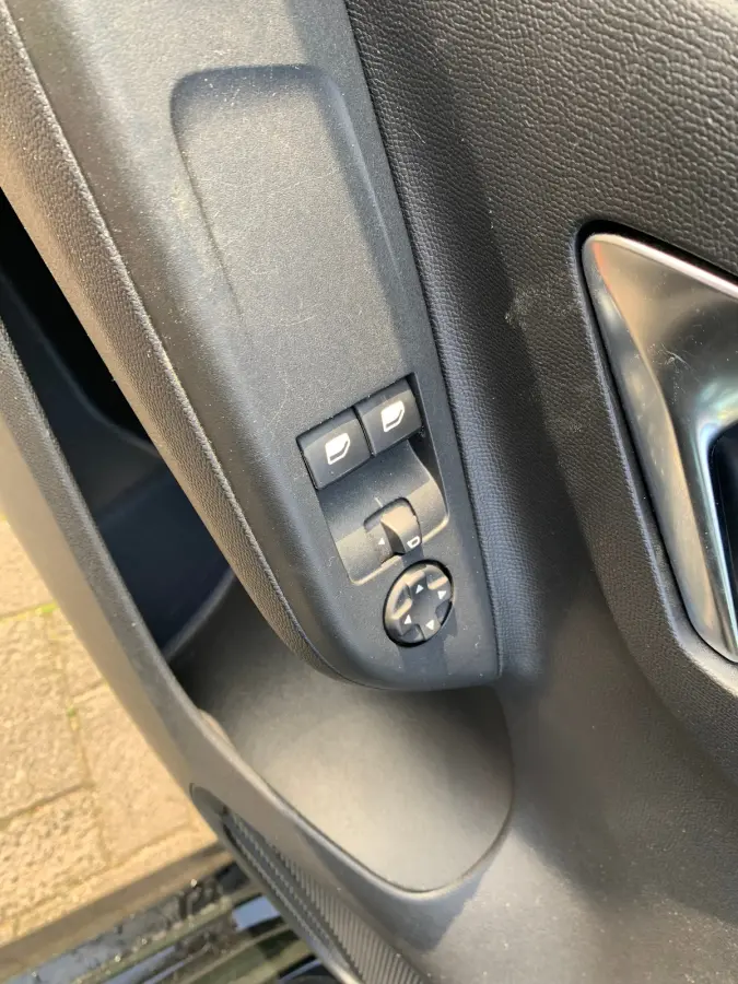 1.2 Edition Airco | AppleCarplay/ Android Auto | Cruise Control | DAB | LMV 16" | PDC Achter |