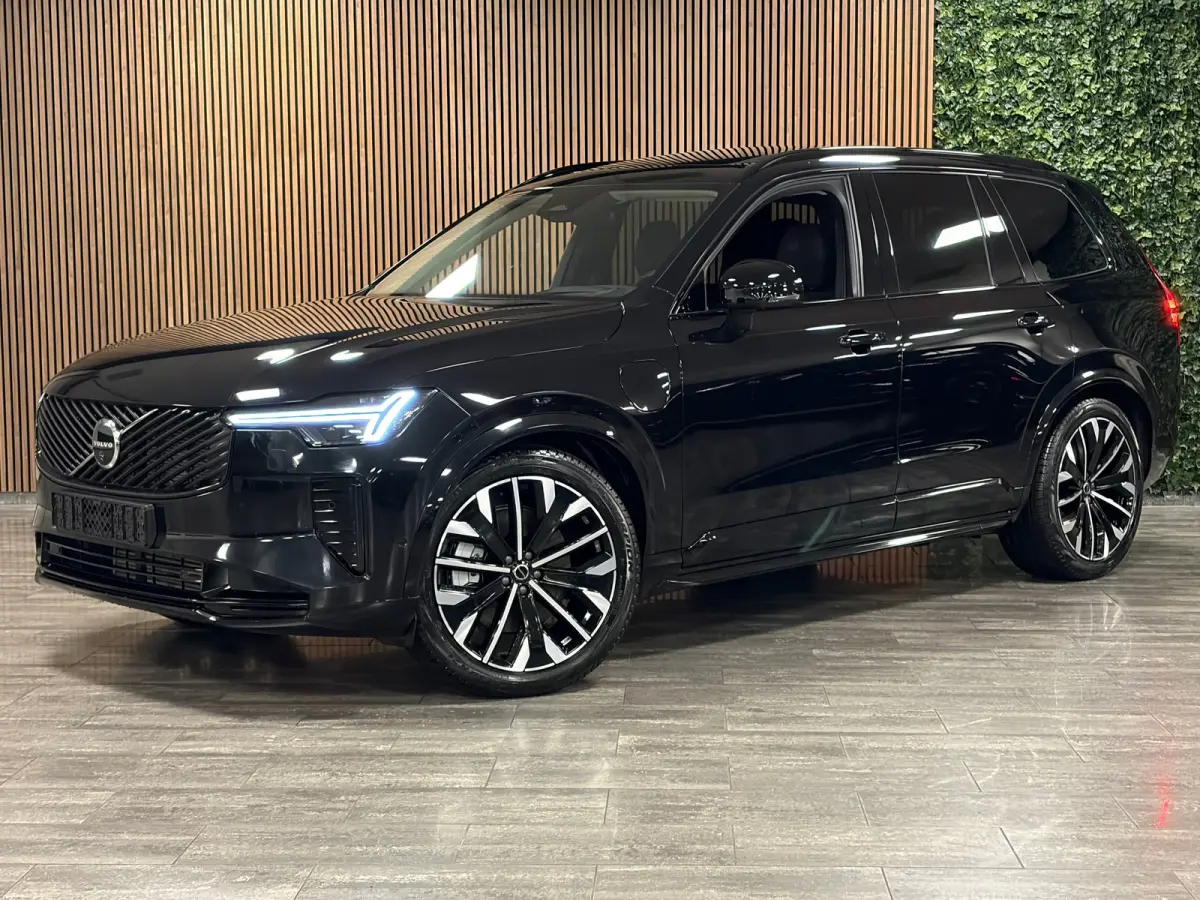 T8 AWD Recharge Ultra Dark | Luchtvering | 360° Camera | Head-Up Display | Harman Kardon | 455pk | Adaptieve Cruise Control | Stoelverwarming voor+achter | Stuurwielverwarming | Schuifdak |