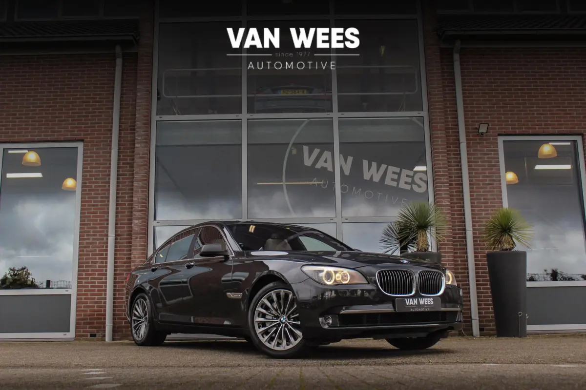 750i ActiveHybrid | NL auto | 2e eigenaar | Soft close | 360 camera | Keyless entry | Head-up | Comfortstoelen | Dakraam | Sportstuur | HiFi audio | Adaptive Xenon
