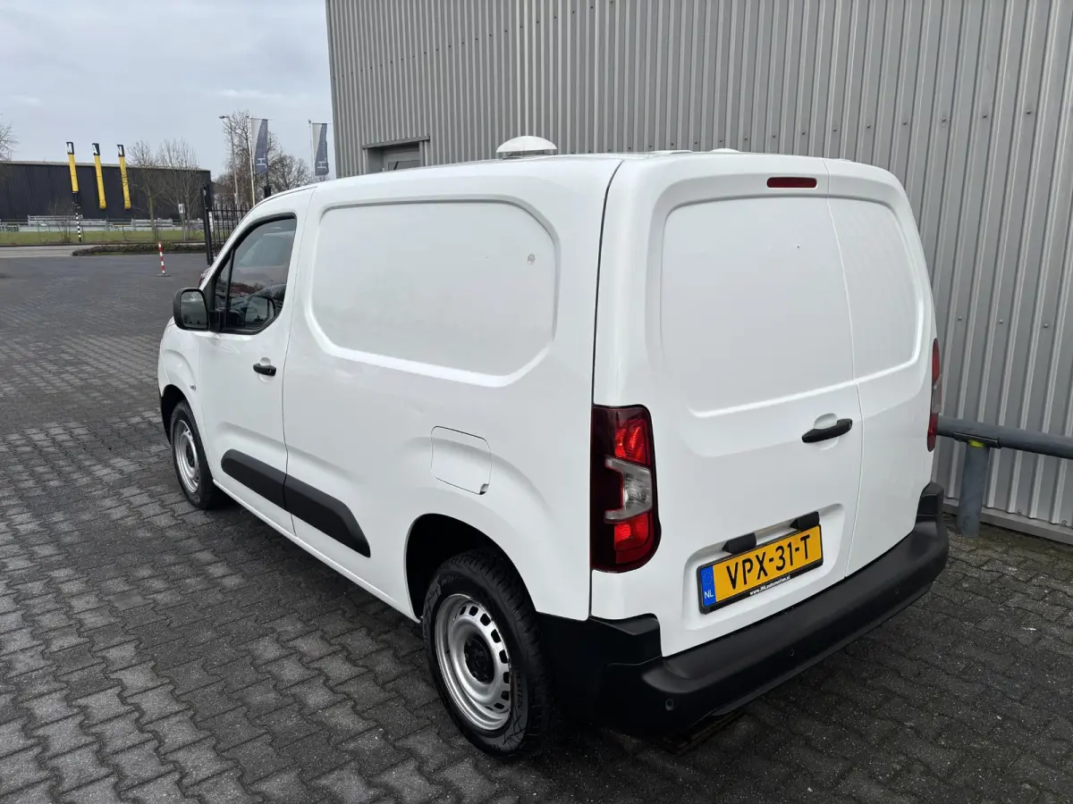1.5 BlueHDI Premium*A/C*CRUISE*NIEUW MODEL*NAVI*