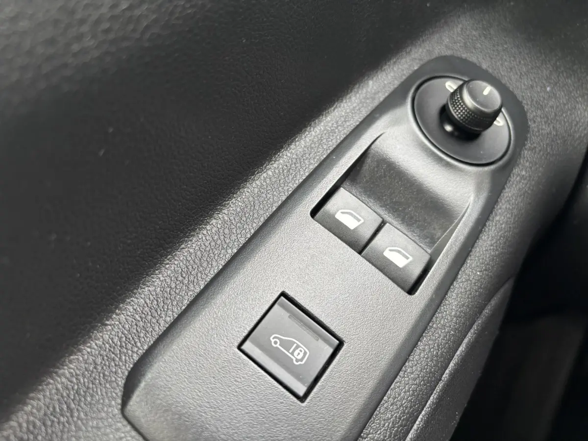 1.5 BlueHDI Premium*A/C*CRUISE*NIEUW MODEL*NAVI*