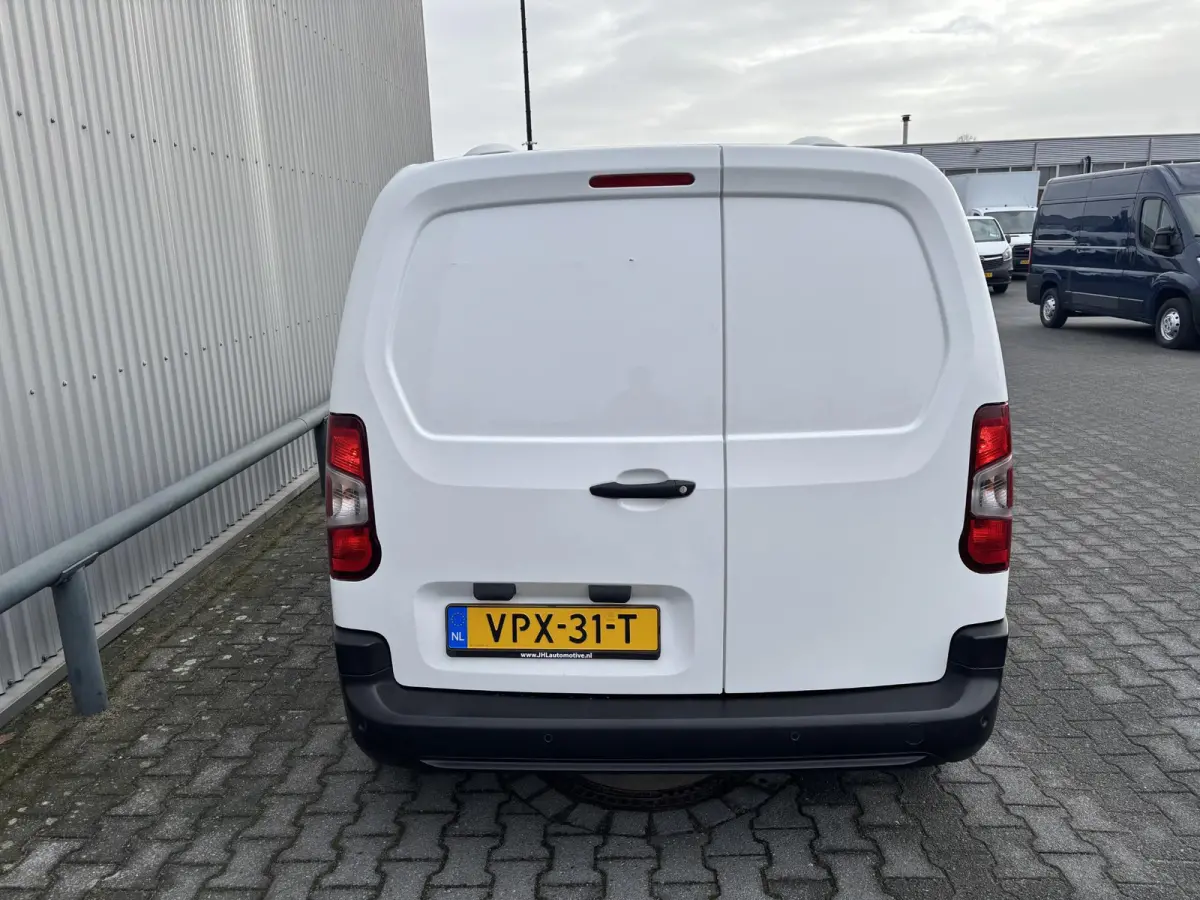 1.5 BlueHDI Premium*A/C*CRUISE*NIEUW MODEL*NAVI*