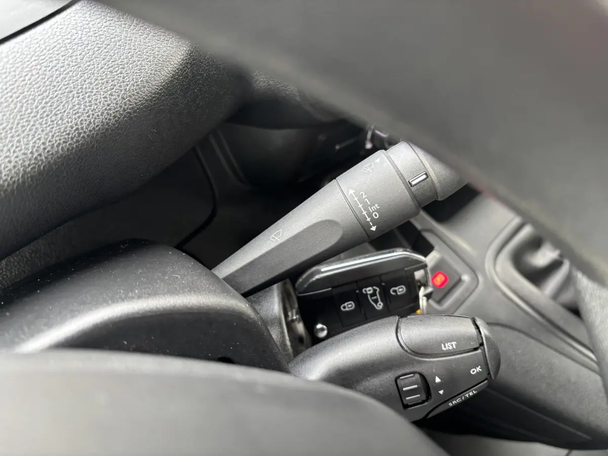 1.5 BlueHDI Premium*A/C*CRUISE*NIEUW MODEL*NAVI*