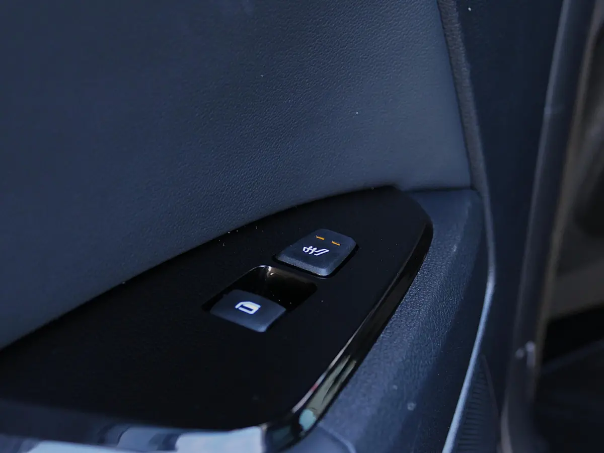 1.6 T-GDi MHEV DynamicPlusLine | Panoramadak | 360°-camera | Stoelventilatie | Apple-/Android Carplay | Stoelverwarming V+A | Leder | ACC | Dodehoek detectie | Dealer onderhouden