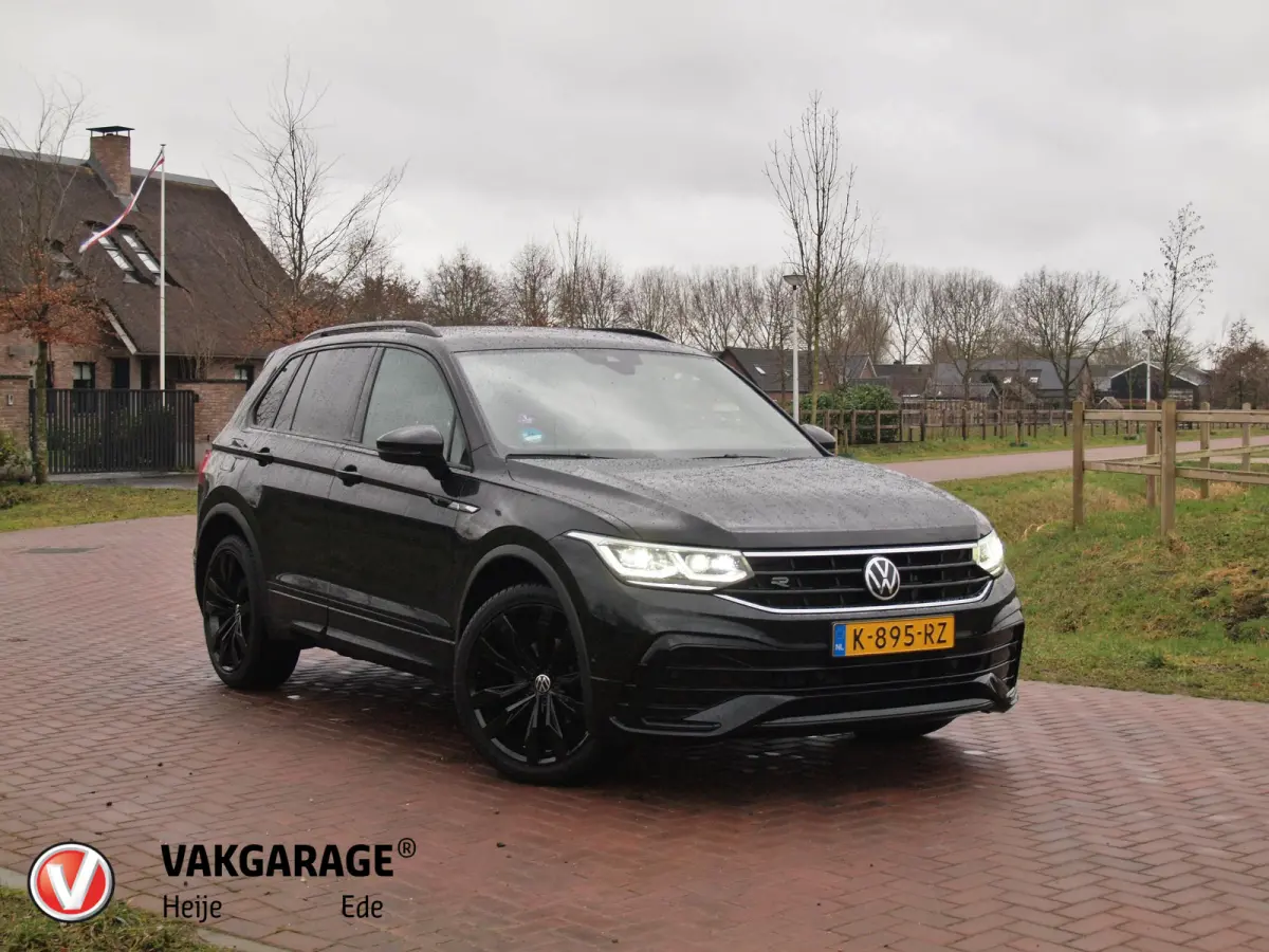 1.5 TSI R-Line Business+ | Black Style | Sfeerverlichting | Leer | Virtual Cockpit | Apple Carplay | NL-Auto |