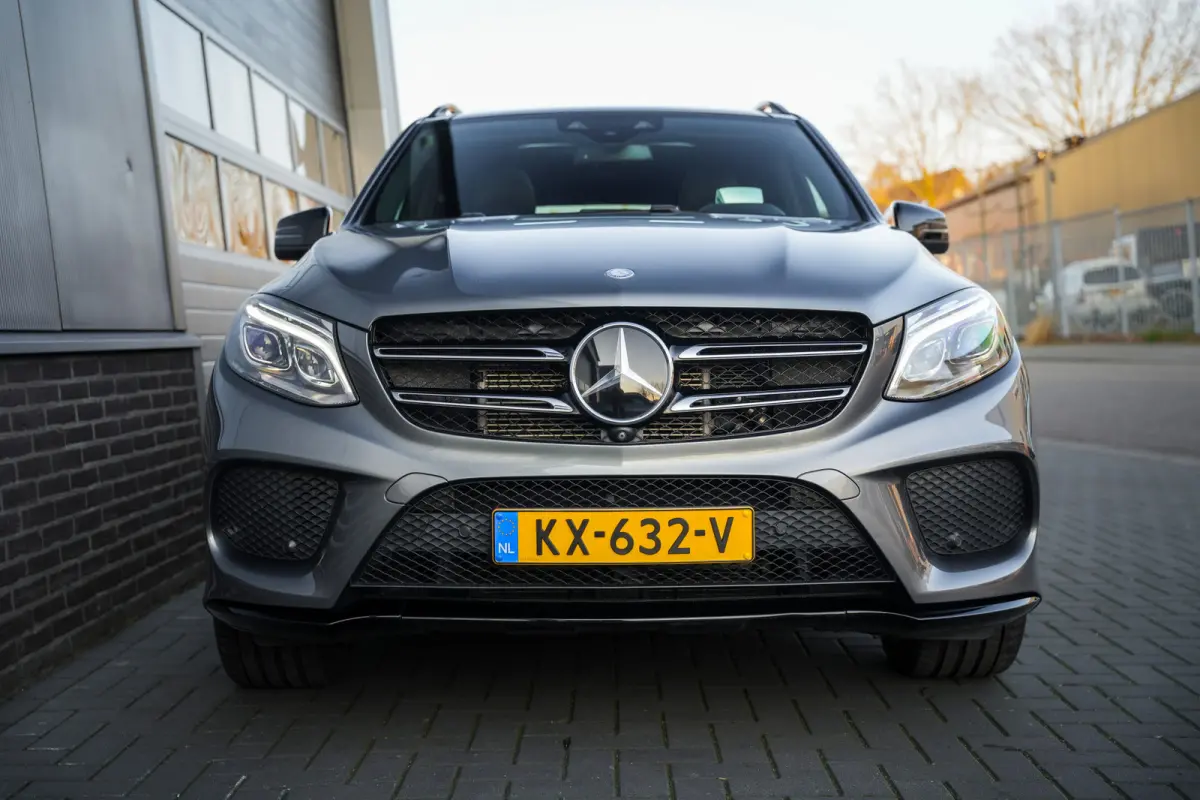500 e 449 pk 4MATIC AMG Sport Edition / NL-Auto/ Dealer.Ond/ Pano-Dak/ Keyless/ Head-Up/ 360-Camera/ Harman&Kardon/ Adap.Cruise/ Carbon/ 21'' LMV