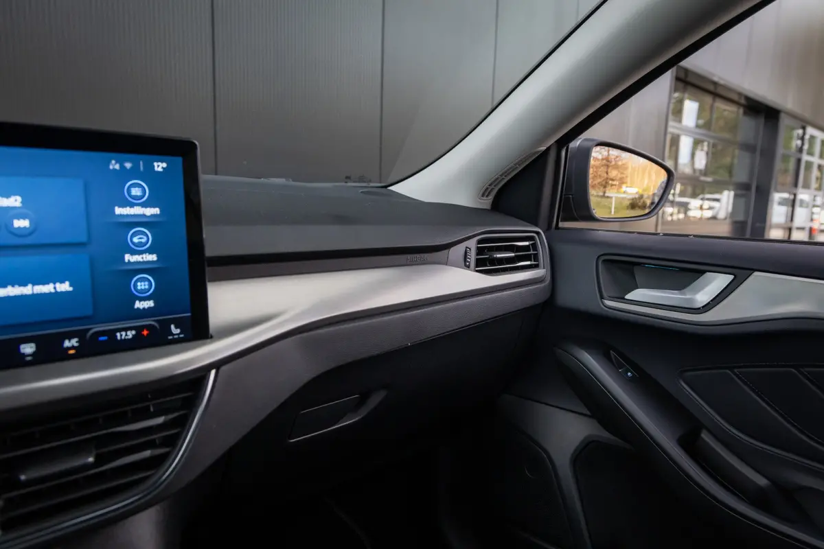 1.0 EcoBoost Hybrid Titanium X | WINTER PACK | AGR-STOELEN | B&O | Achteruitrijcamera | Airco (automatisch) | Binnenspiegel automatisch dimmend